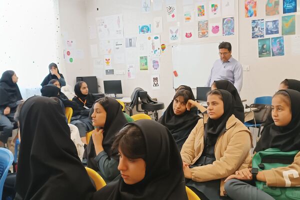 یک روز بدون کیف همراه با آموزش خود مراقبتی در دبیرستان شریعت 