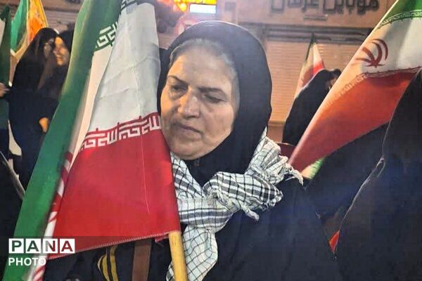 پیمانِ ایستادگی در میدانِ معلم؛ طنین لبیکِ فیروزکوهی‌ها