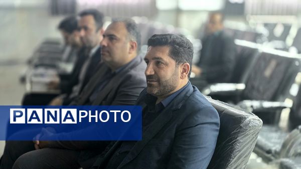 کارگاه مقاله‌نویسی آموزش‌دهندگان سوادآموزی در قائمشهر