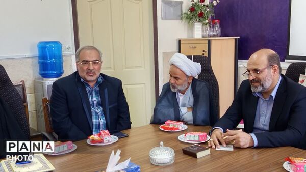 آیین تقدیر از دانش آموزخبرنگاران پانا ناحیه چهار قم