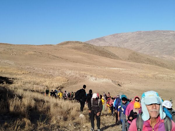 صعود هیات کوهنوردی خراسان شمالی به قله بابا سبز فاروج 