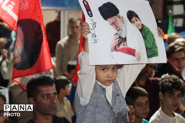 اجتماع شبانه کودکان و نوجوانان با «سلام فرمانده»