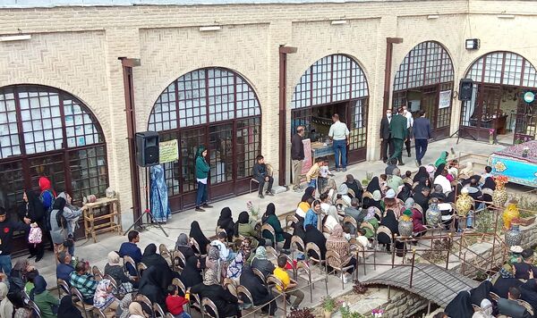 جشن بزرگ عید باشکوه فطر در پل تاریخی مصلی بروجن