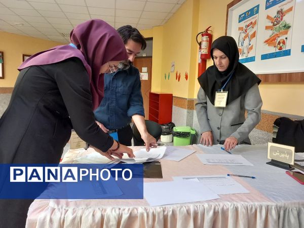 آیین اختتامیه هشتمین جشنواره سفیران سلامت ناحیه 6 مشهد