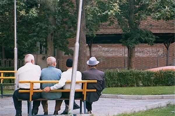 احکام افزایش حقوق و مرحله سوم متناسب سازی حقوق بازنشستگان کشوری صادر شد/ حقوق فروردین ماه بر اساس احکام جدید پرداخت می‌شود