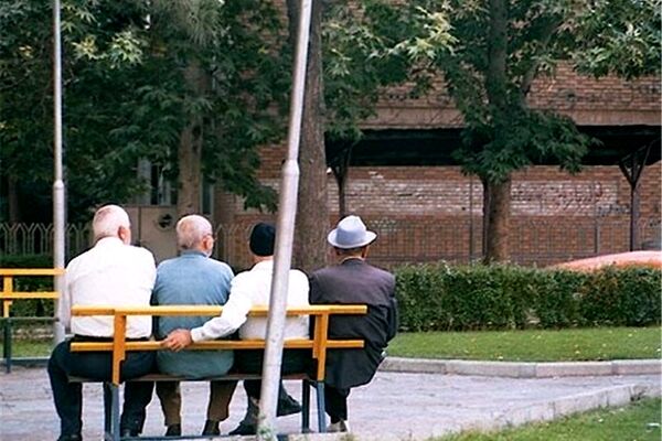 احکام افزایش حقوق و مرحله سوم متناسب سازی حقوق بازنشستگان کشوری صادر شد/ حقوق فروردین ماه بر اساس احکام جدید پرداخت می‌شود