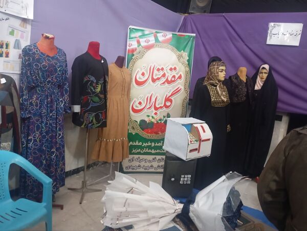بازدید دانش آموزان هنرستان شهیدشهیدی از نمایشگاه پژوهش و فناوری در خلیل آباد 