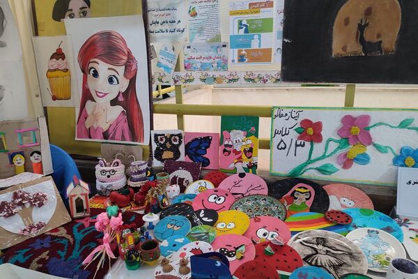 نمایشگاه دست سازه‌های مدرسه مریم بهارستان دو