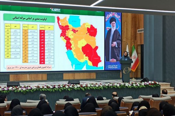نشست فصلی مدیر منطقه با مدیران مدارس؛ تأکید بر هماهنگی و ارتقای کیفیت آموزشی
