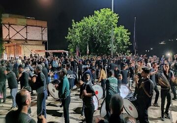 هیئت زنجیر زنی ابا عبدالحسین،  شب تاسوعا در شهر بار نیشابور 