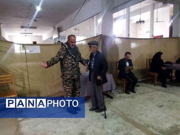 انتخابات چهاردهمین دوره ریاست‌جمهوری در مسجد جامع شهر