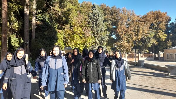 فلک‌الافلاک میزبان دانش‌آموزان‌دبیرستان‌ریحانه