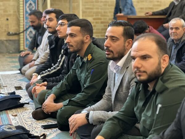   برگزاری جشن ایام‌الله دهه فجر همزمان با نماز جمعه بخش صفادشت با حضور پرشور مردم