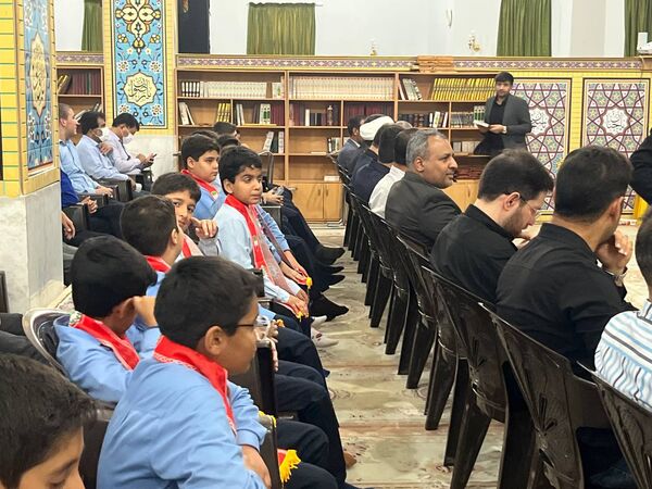 حضور قائم‌مقام معاون وزیر در سازمان دانش‌آموزی در  راهپیمایی ۱۳ آبان شهرک مروارید بندرعباس