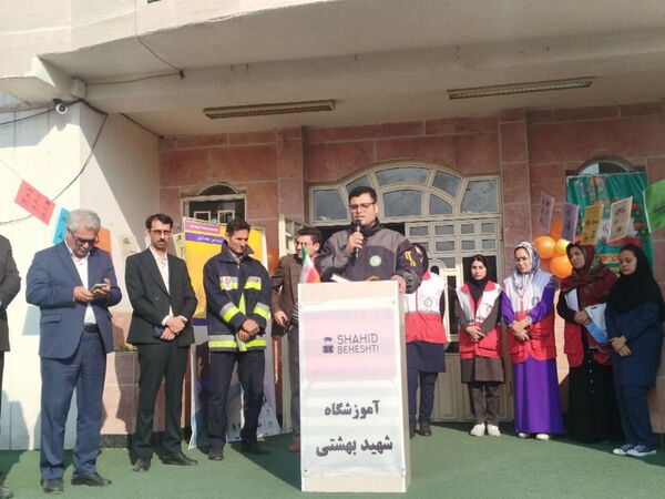 مانور زلزله در دبیرستان شهید بهشتی بندرترکمن