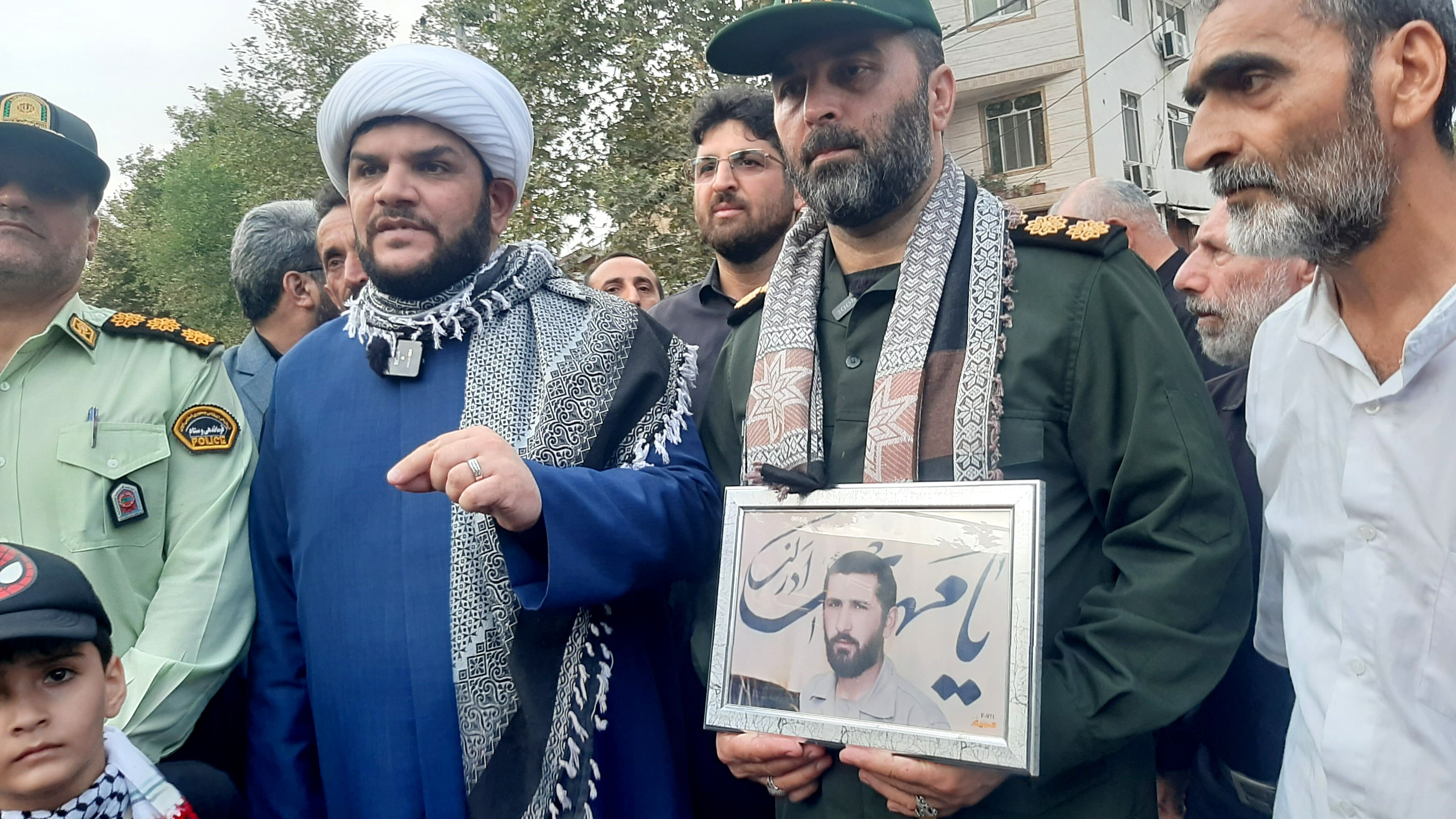 حضور حماسی اربعین نشانگر این است که همه زیر پرچم اسلام باقی خواهیم ماند