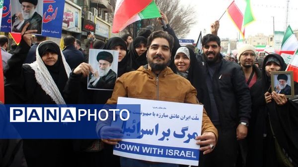 حضور پرشور مردم مشهد در راهپیمایی ۲۲بهمن 