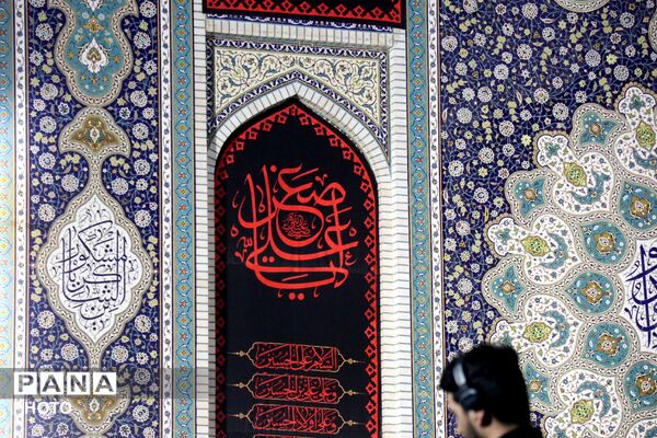صحن‌های حرم رضوی در سرخی پرچم‌های خون‌خواهی و بدرقه باشکوه رهبر شهید