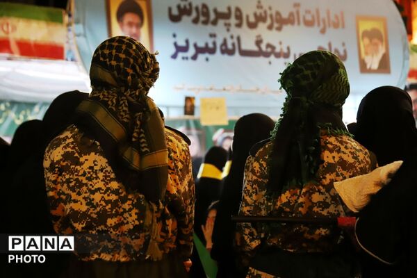 خروش شبانه «ناحیه ۵» در قلب غرفه؛ میعادگاهِ مقاومت و استکبارستیزی