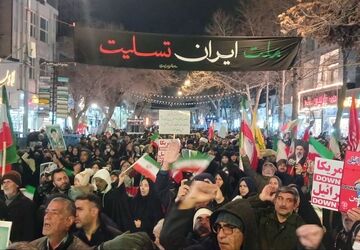 تجمع و راهپیمایی مردم بجنورد در بیعت با رهبر جدید
