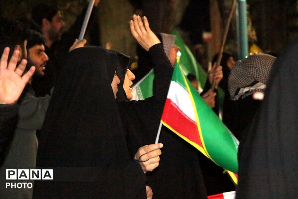 تجمع باشکوه دختران دانش‌آموز یزد