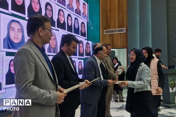 درخشش ستارگان ورامین در آیین تجلیل از نخبگان آموزشی