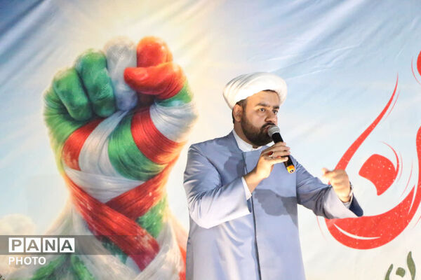 جشن روز دختر در ورودی باغ دولت آباد یزد