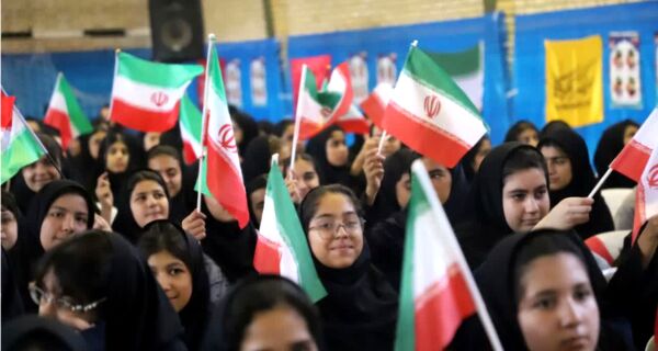 روشنایی یاد شهدا در دل نوجوانان بندر گز