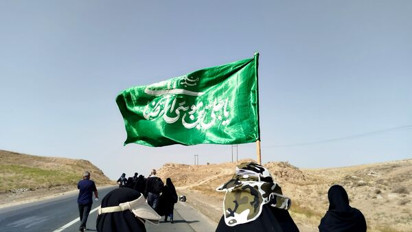 پیاده روی زائران امام رضا(ع) از ملک آباد تا مشهد 