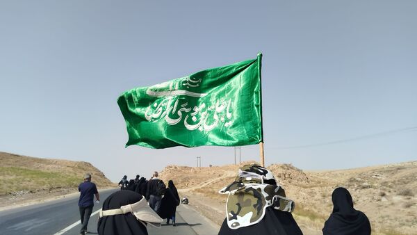 پیاده روی زائران امام رضا(ع) از ملک آباد تا مشهد 