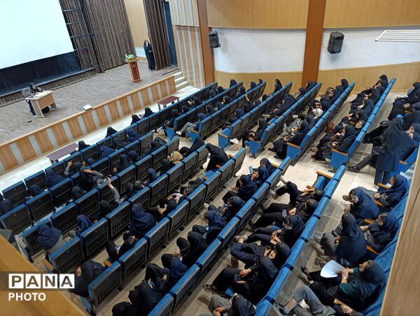 دختران آینده ساز فارسان در مسیر یادگیری و مسئولیت پذیری
