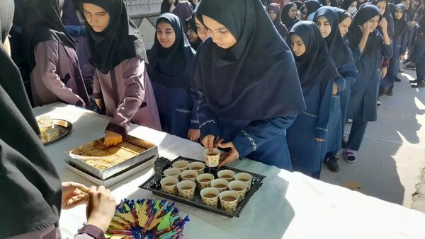 برپایی موکب ایام عزاداری فاطمیه در دبیرستان صدرا یزد