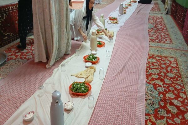 آخرین روز از اعتکاف دانش آموزی انس با خدا  در مسجد جامع شهر بار نیشابور