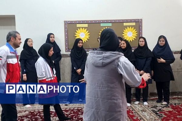  مانور زلزله در مدرسه فرزانگان ورامین