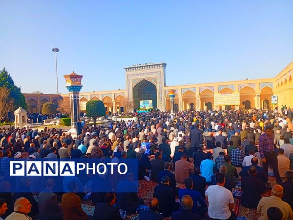 نماز عید فطر ۱۰ هزار نفری در کاشمر 