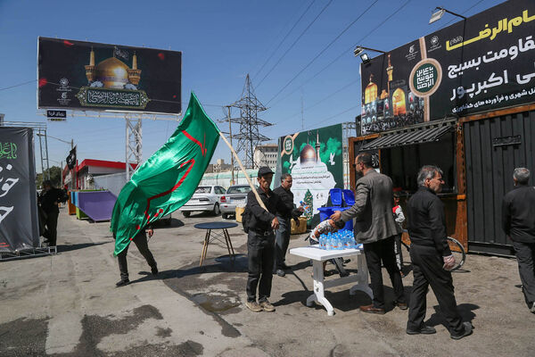 خدمت‌رسانی در موکب پایگاه بسیج شهید اکبرپور مشهد