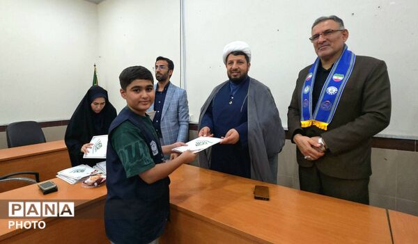 نشست معاون پرورشی و فرهنگی اداره کل آموزش و پرورش خوزستان با دانش آموز خبرنگاران پانا 