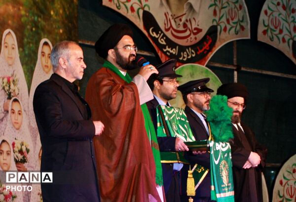 جشن میلاد حضرت معصومه (س) و روز دختر در سبزه میدان زنجان