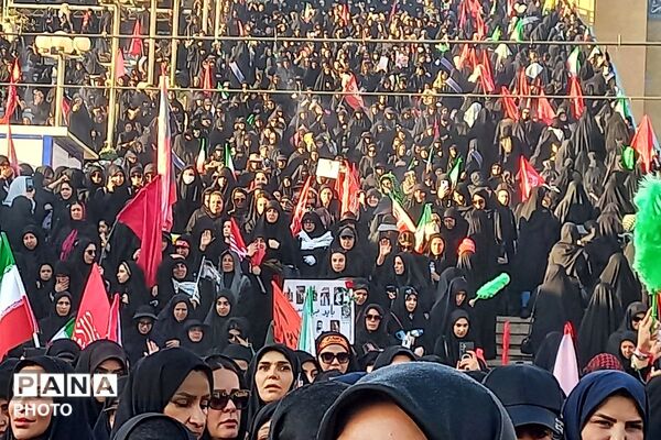 بدرقه با اشک و بیعت ،ایران در سوگِ قائد شهید امت