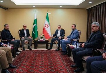 گفت‌وگوی فرمانده ارتش پاکستان با عراقچی
