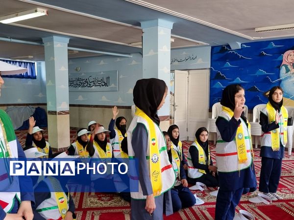 بازدید رئیس سازمان دانش‌آموزی کردستان و ارزیابان کشوری از روند فعالیت پیشتازان