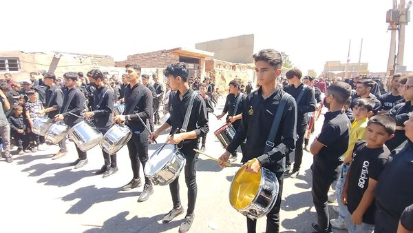 مراسم تعزیه‌خوانی و زنجیر زنی اربعین حسینی در روستای احمد‌آباد نیشابور 