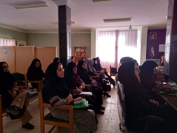 برگزاری دوره آموزشی محیط زیست ویژه مدیران و مراقبان سلامت فارسان