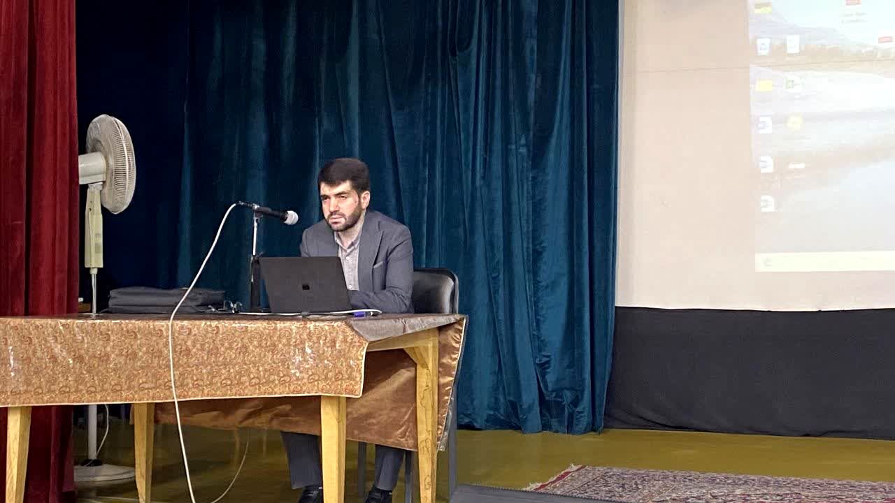 اولین کارگاه از سلسله کارگاه‌های دوره توانمندسازی مربیان پرورشی ناحیه 2 یزد
