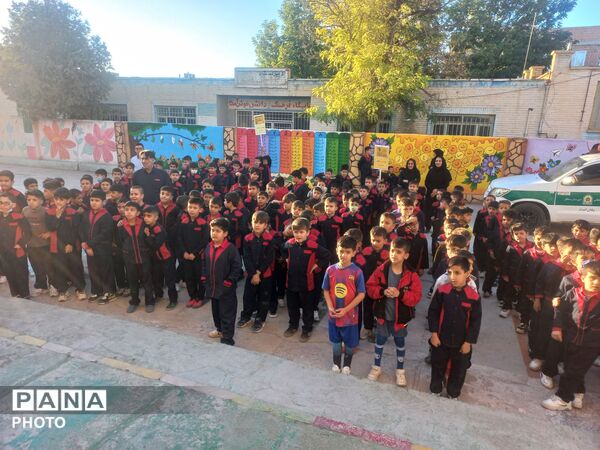 قاب های ماندگار از بازدید نیروی انتظامی در مدرسه معلم آشخانه 