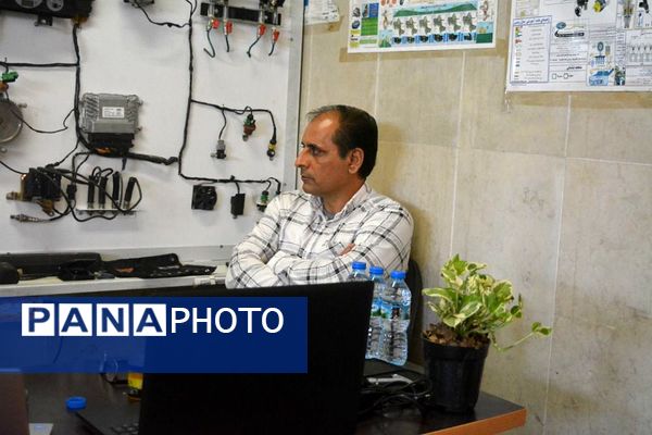 کارگاه آموزشی آشنایی با سیستم موتور و سوخت‌رسانی خودرو در بهارستان 2