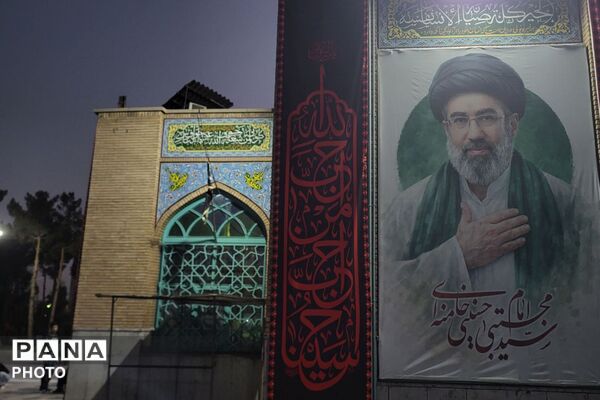 تجدید میثاق خبرنگاران پانا در کنار مزار فرزند امام رضا (ع)