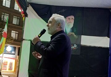 تجمع خودجوش مردم رودهن با سخنرانی رجبی دوانی