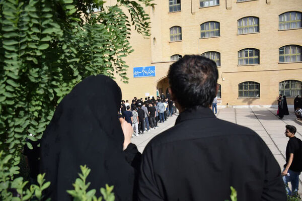 رقابت داوطلبان کنکور رشته تجربی در دانشگاه قم