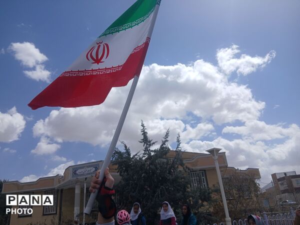 رژه ورزشی دانش آموزی در فرخشهر